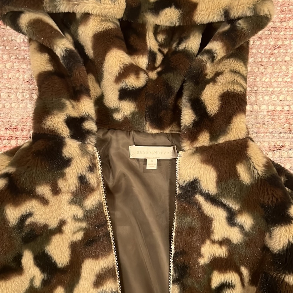 Camo Jacket!!! Never Worn! Perfect Condition! - image 2